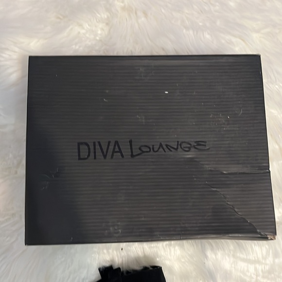 Black boots - Picture 9 of 12